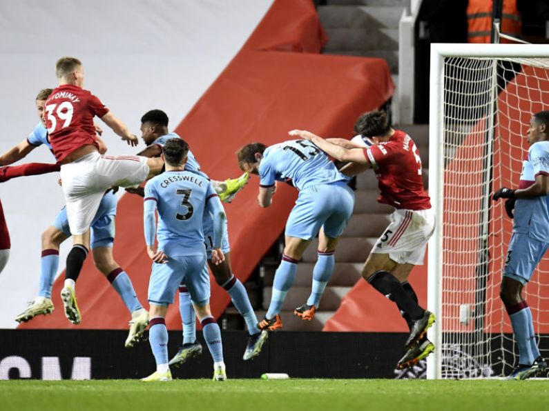 Manchester United benefit from own goal to beat West Ham