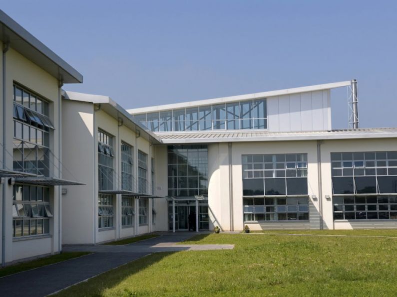 Gardaí investigating link between 18th party and Covid outbreak at Cork school