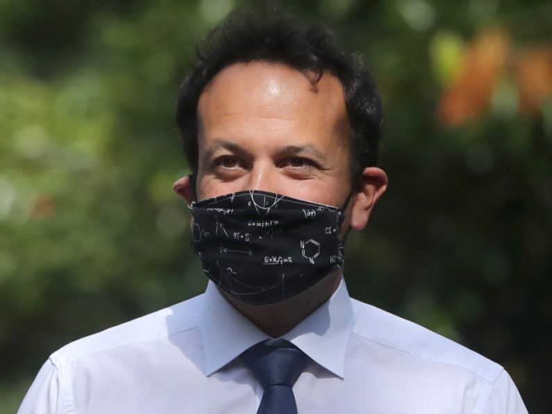 Varadkar: Public should be ‘less puritanical’ about outdoor socialising