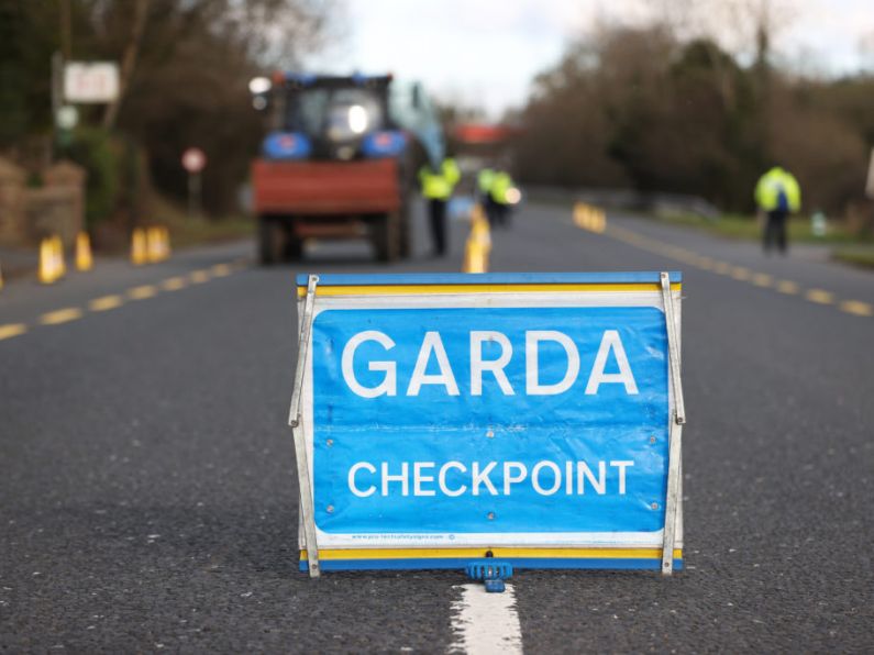 Covid: Donnelly against imposing restrictions on cross-border travel