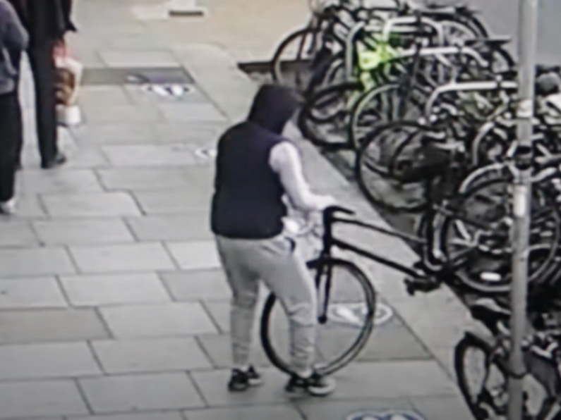 Video shows bike stolen on Grafton Street as gardaí warn over thefts