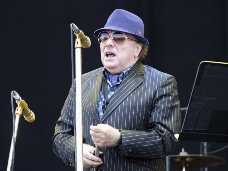 Van Morrison joined on stage by Ian Paisley for chant against North's Health Minister