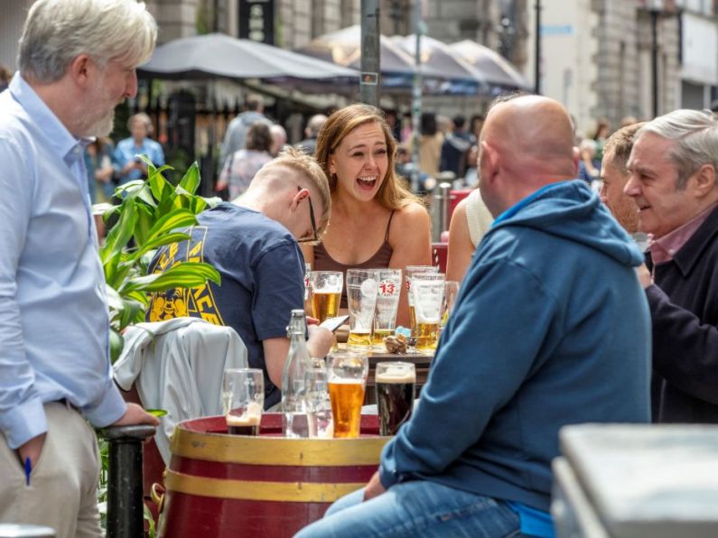 Serving alcohol outdoors does not breach licensing laws, says barrister