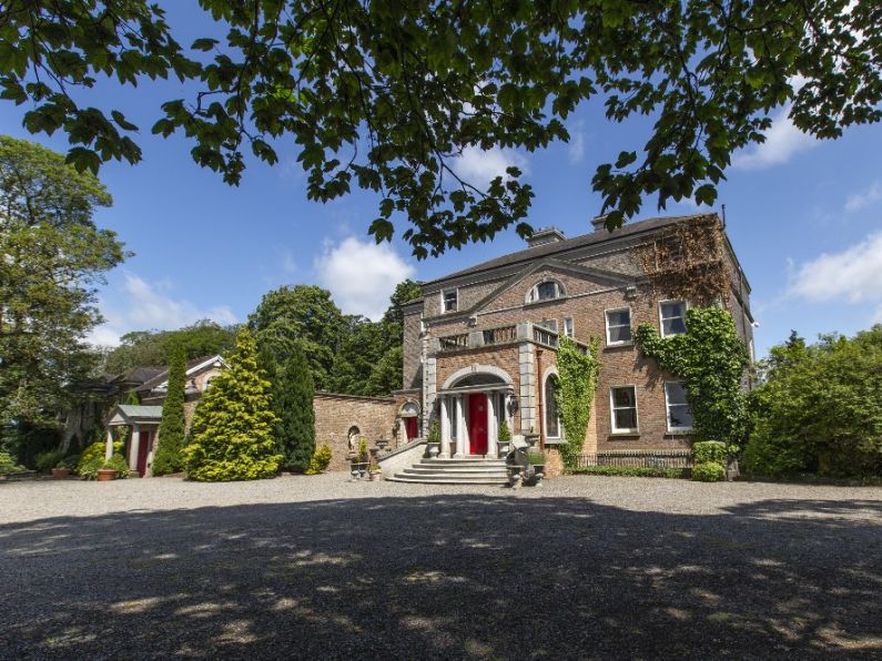 Contents of Bill Cullen's former home, Osberstown House to be auctioned