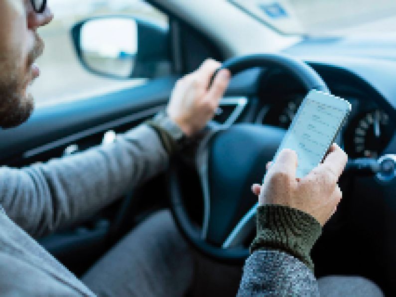 One in 12 Irish drivers 'occasionally' use phone while driving at speed