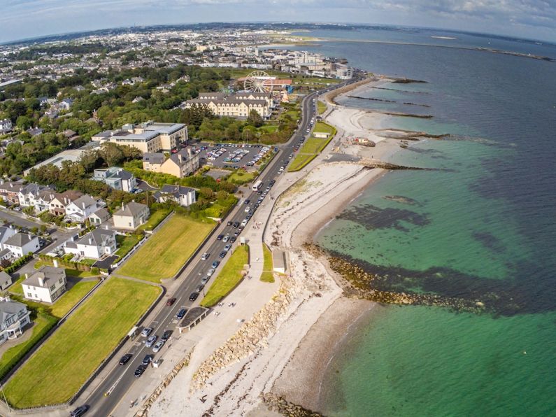 Gardaí disperse large gathering in Salthill