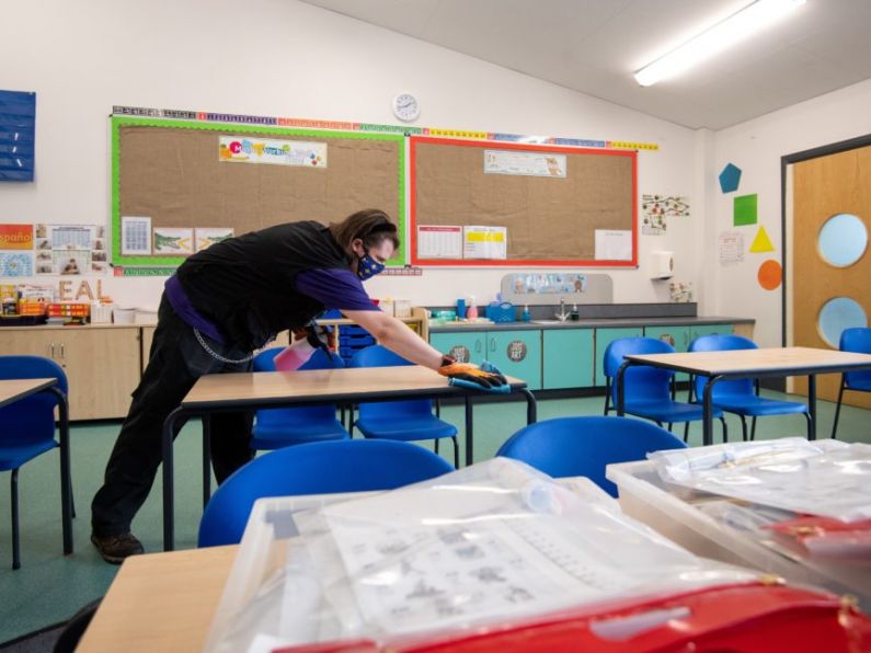 Covid: Close contact measures in primary schools to change as 1,432 new cases confirmed