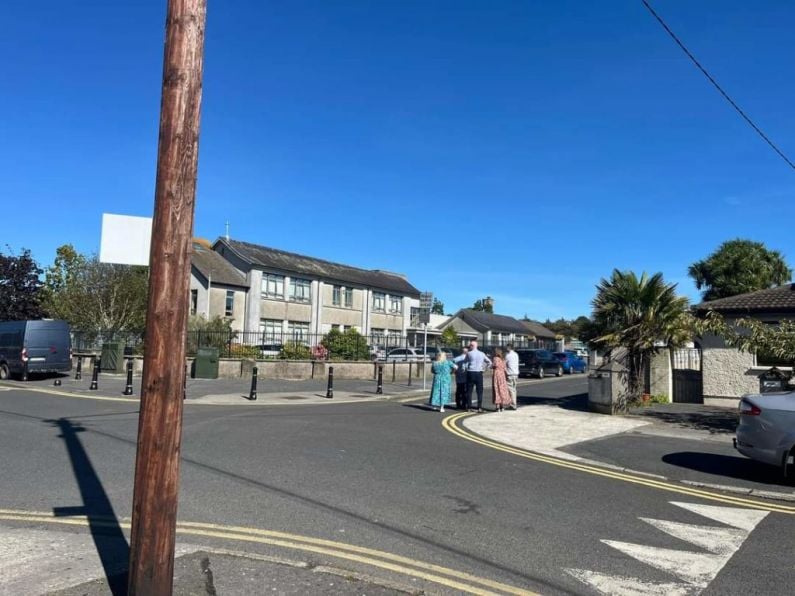 Listen: Scoil Lorcain parents talk to Damien about school traffic concerns