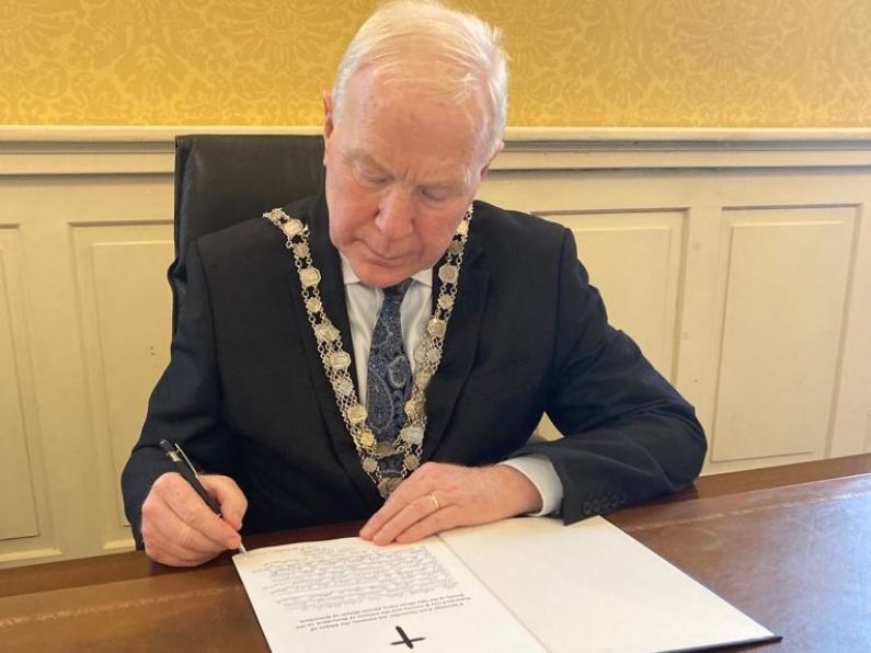 Books of Condolence opened for former Mayor Oliver Clery   