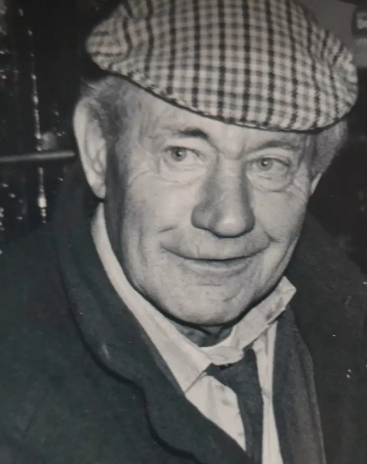 Late Críostóir (Maurice) Muiris Ó Cionnfhaolaidh, Cnocán an Phaoraigh, Rinn ua gCuanach