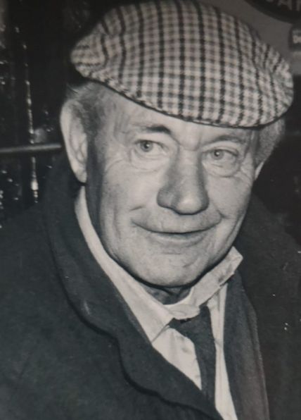 Late Críostóir (Maurice) Muiris Ó Cionnfhaolaidh, Cnocán an Phaoraigh, Rinn ua gCuanach