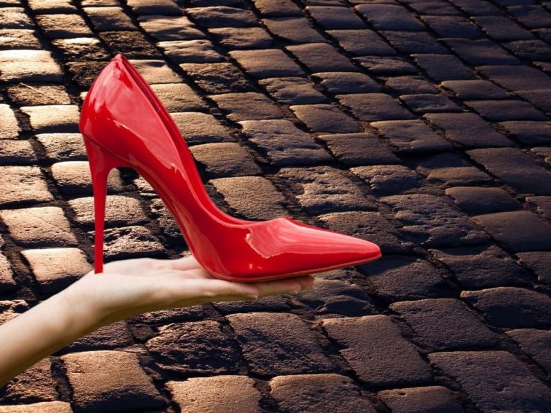 'I have seen more ladies in high-heels falling on cobblelock', says Waterford Cllr