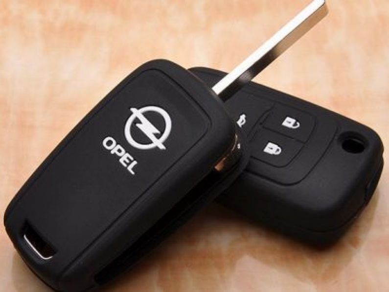Ключ opel corsa. Ключ Opel OPC. Opel Astra h OPC ключ. Ключи Opel Insignia OPC. Ключ Opel PNG.