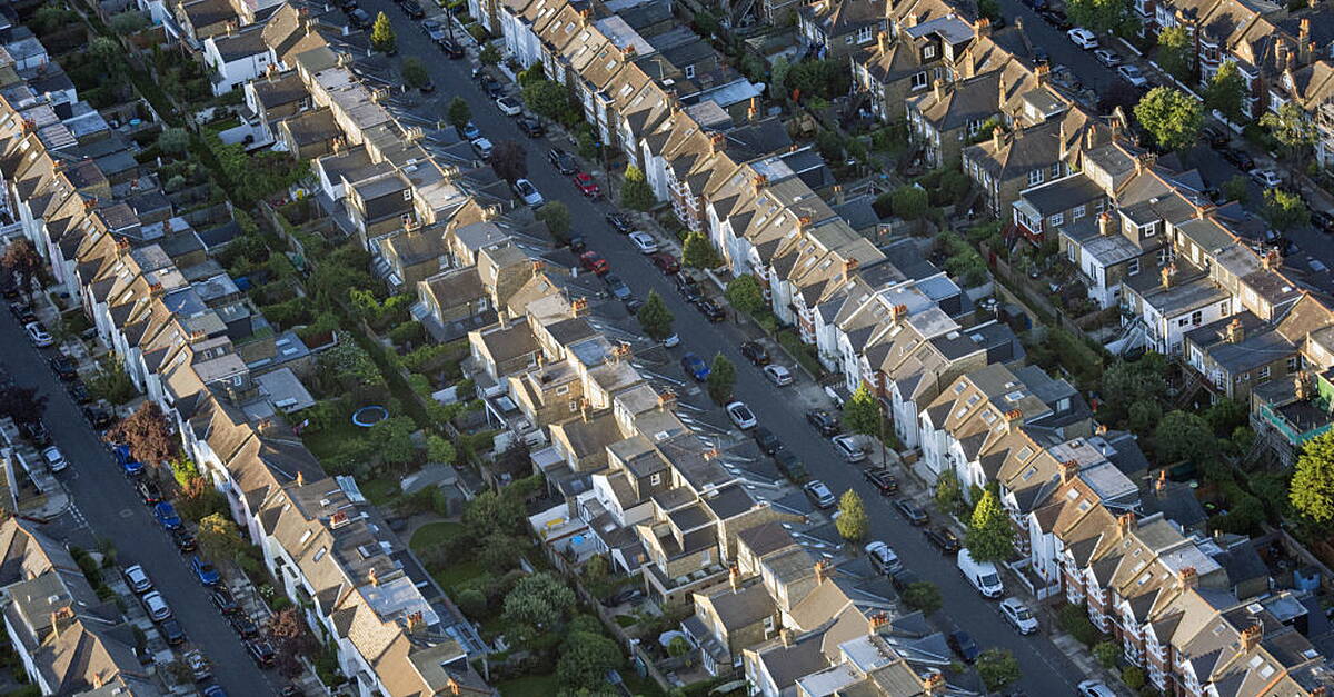 House prices fall for first time in three years - report - Vimarsana News