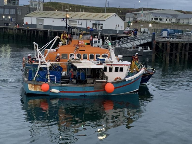 Dunmore East RNLI launched to aid broken down fishing vessel