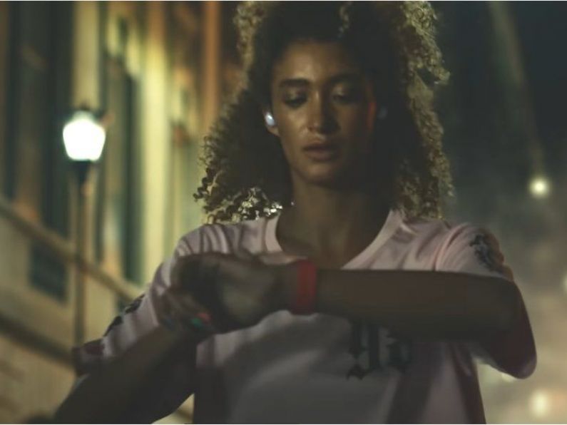 Samsung apologises for advert showing woman running alone at 2am