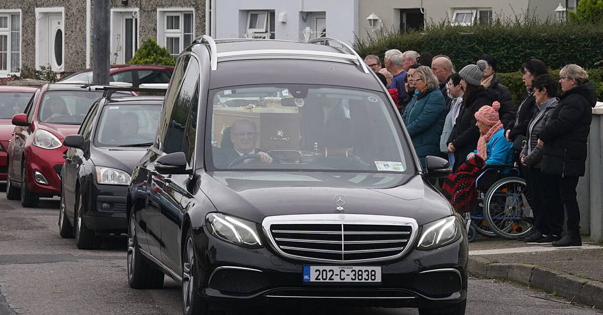 Tina Satchwell funeral cortege passes through her hometown - Vimarsana News