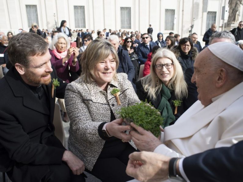 Minister Mary Butler presents Waterford Crystal bowl of shamrock to Pope