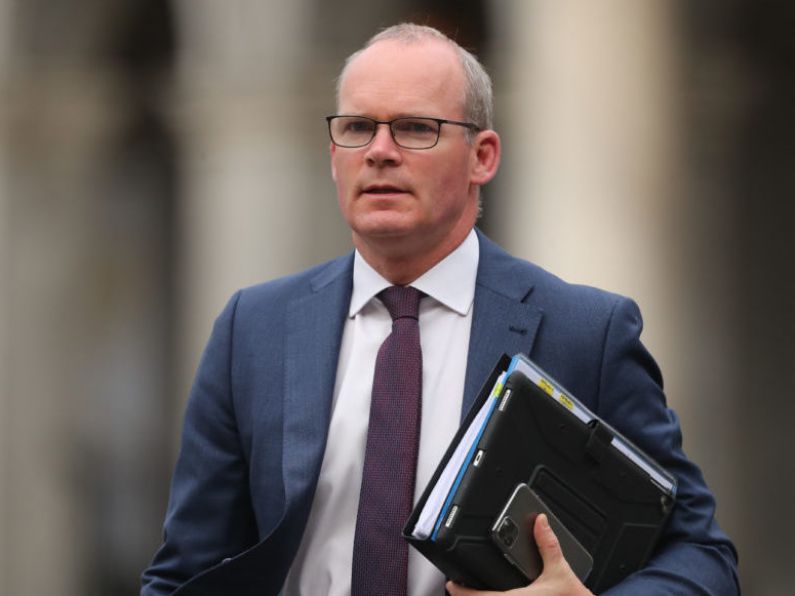 74 Irish citizens still in Ukraine says Coveney