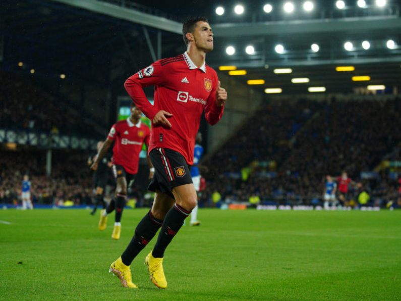 Cristiano Ronaldo hits 700th club goal to give Man United victory at Everton