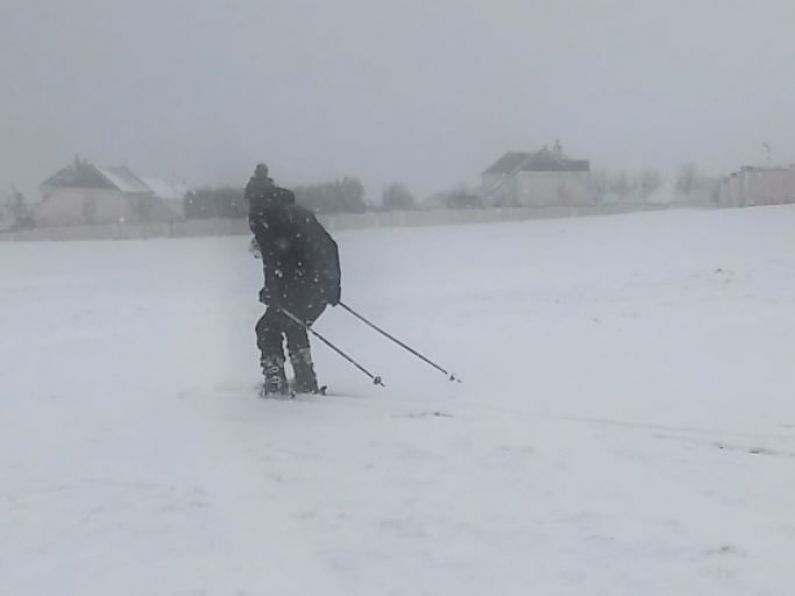 Watch: Local man puts his skis to use in Tramore