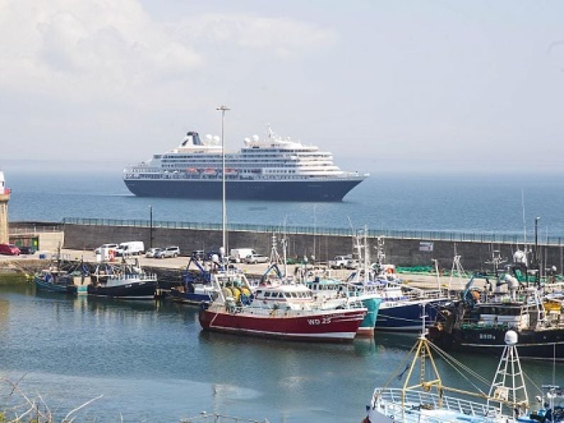 Cruise ship relocates to Dunmore East following fog