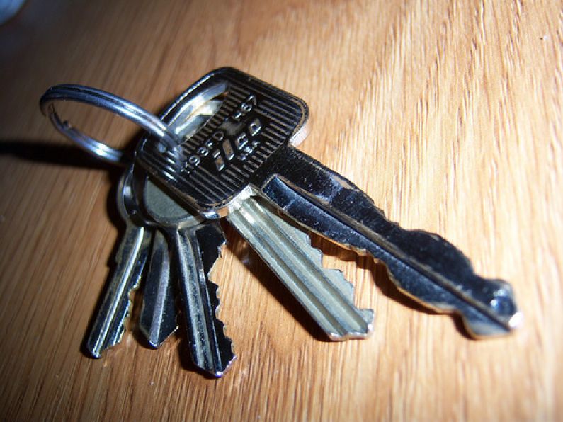 Found: a SEAT car key and house keys