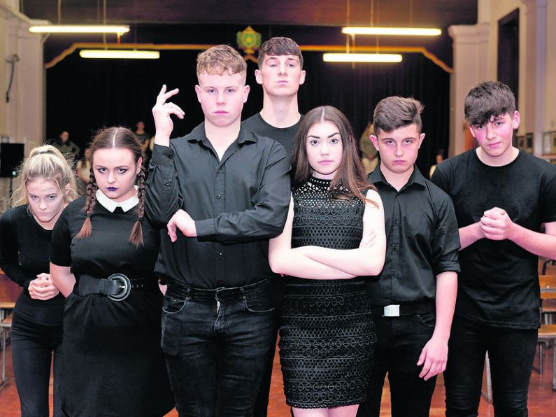 Stars of De La Salle's musical The Addams Family chat to Geoff on The Lunchbox