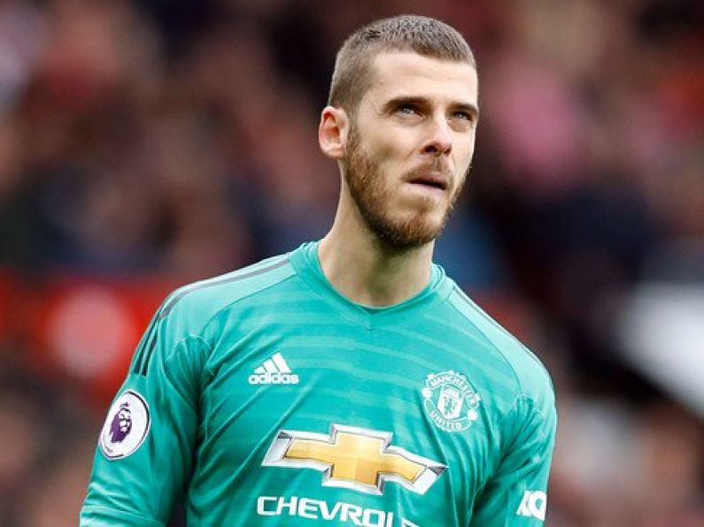 Manchester United offer improved contract to goalkeeper David De Gea.