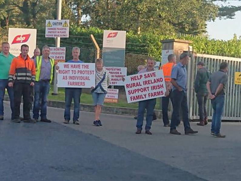 Meat Industry Ireland says it's disappointed protests have resumed at a number of beef processing plants since yesterday afternoon.