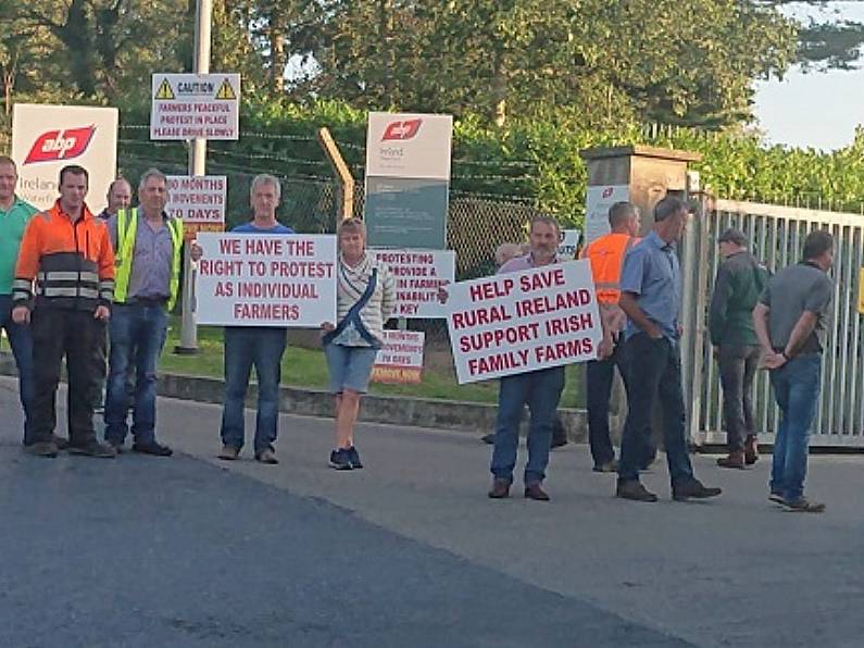 Pickets continue in Ferrybank despite vote