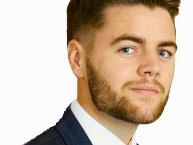 A Waterford Fianna Fáil councillor says he doesn't think it's right for the party to rule out forming a government with Sinn Féin.