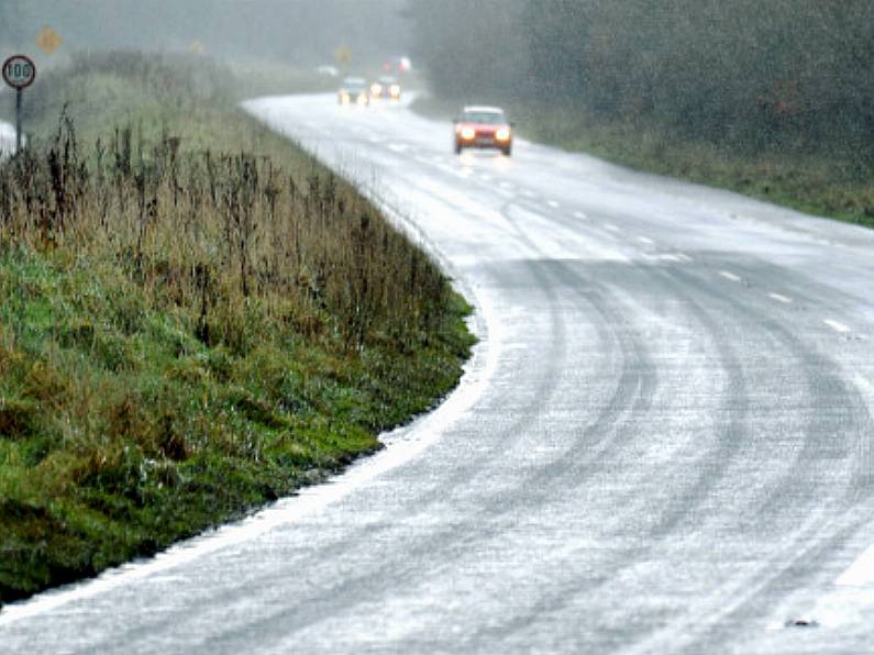 Commuters warned of treacherous conditions as snow and ice warning in effect