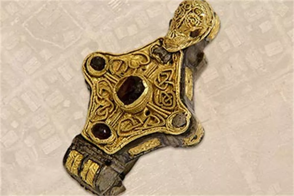 Kite Brooch from 11th Centure