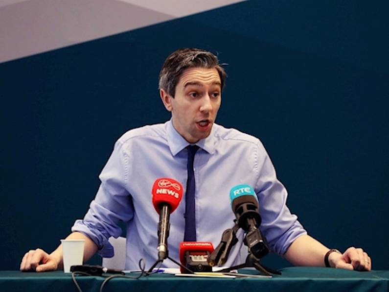 Simon Harris: New Covid-19 cases must drop before restrictions 'tweaked'