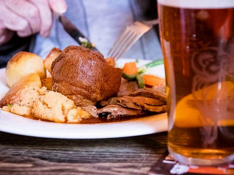 Pubs may limit customers to 90 minute, pre-booked visits with 1 metre social distancing and a €9 meal