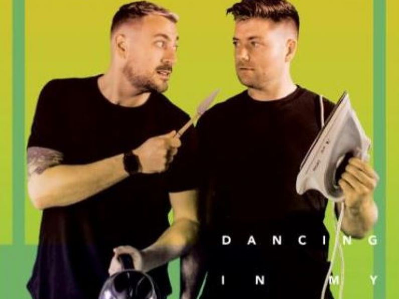 LISTEN BACK: The 2 Johnnies chat to Aoibhin about their new song 'Dancing In My Kitchen'