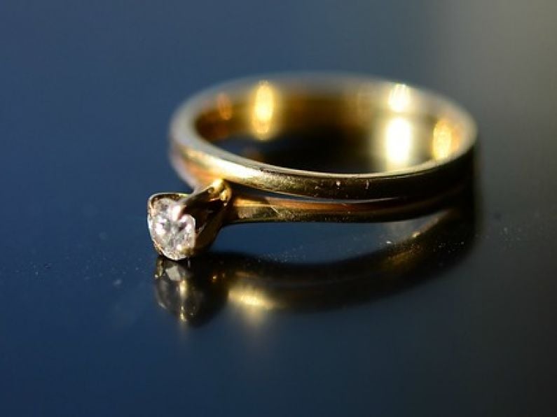 Lost: 4 yellow gold rings