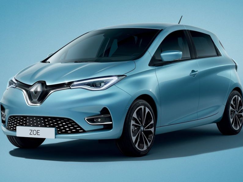 Ollie's Autozone looks at the all new "Electric Renault Zoe."