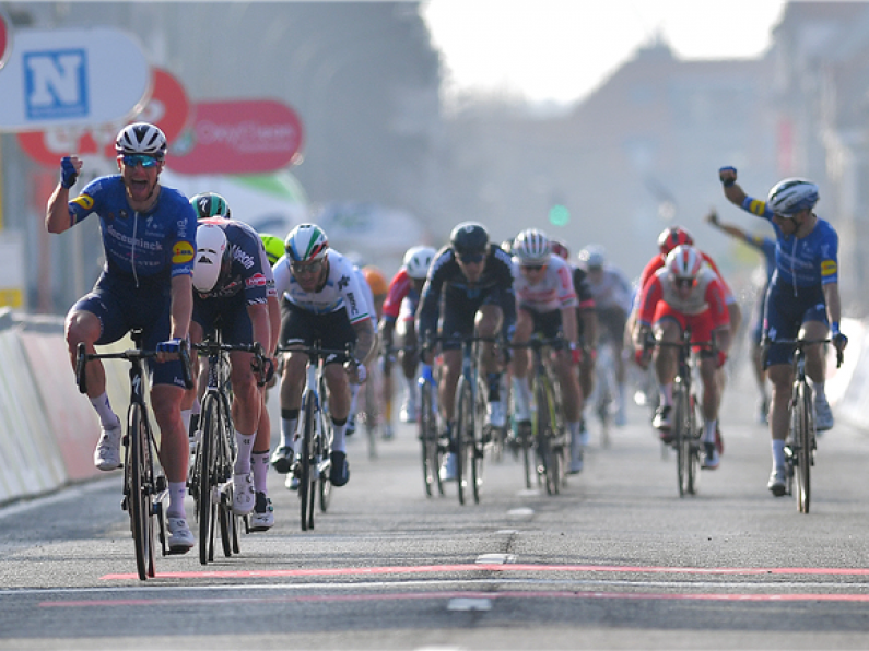 Sam Bennett dashes to victory at Driedaagse Brugge-De Panne