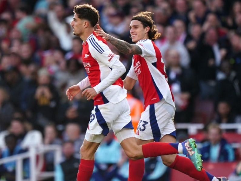 Arsenal hit back to see off Southampton and keep the pace at the top