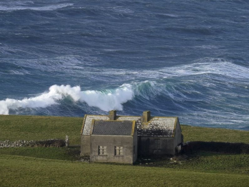 Storm Ashley: Weather warning extended to more counties amid very strong winds