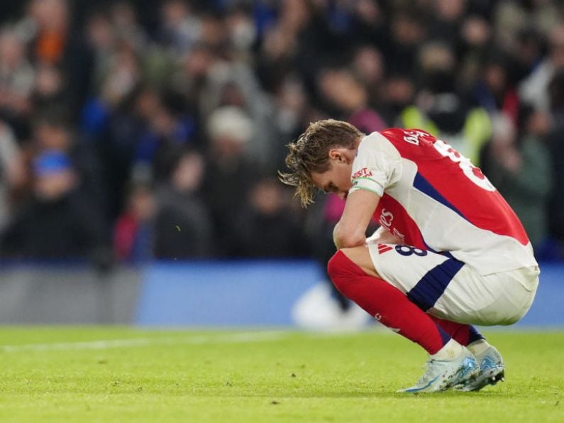 Arsenal lose further ground in Premier League title race after draw at Chelsea